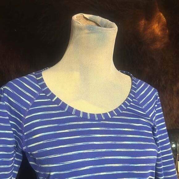 Athleta top M (5200A) - Picture 2 of 10